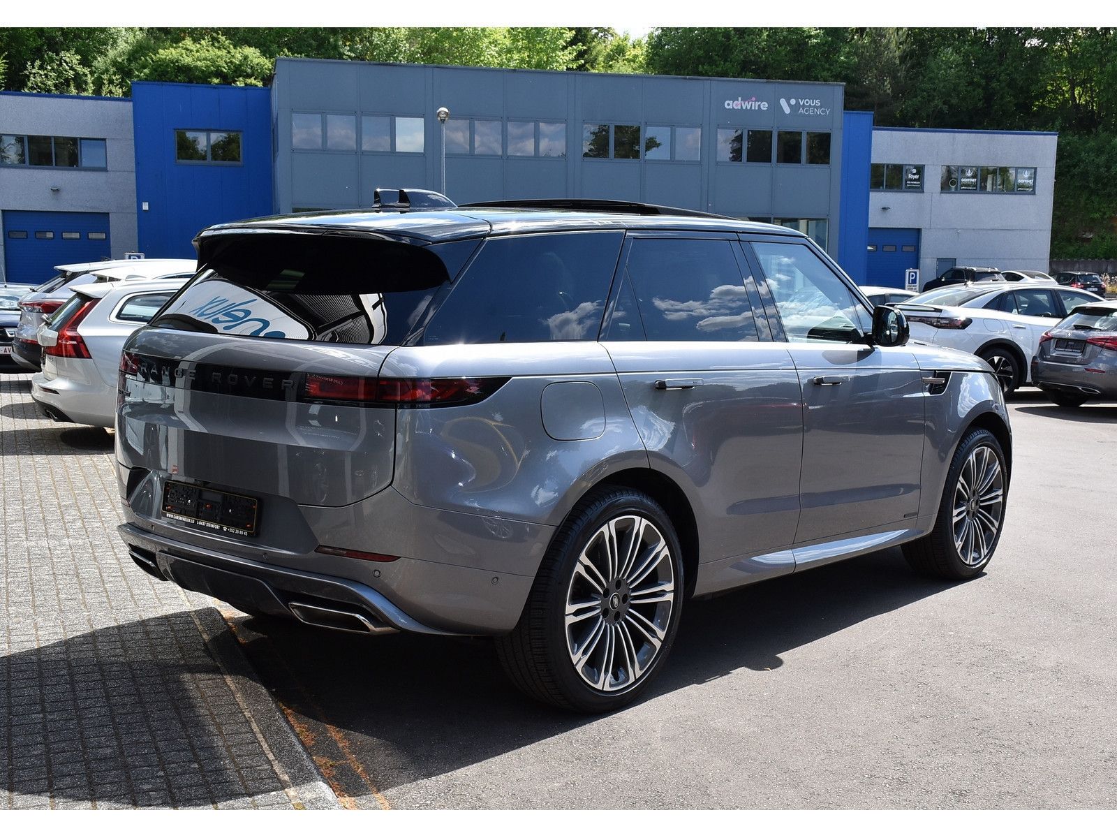 Range Rover Sport 3.0 P550e Autobiography - Samsaru's Car Outlet