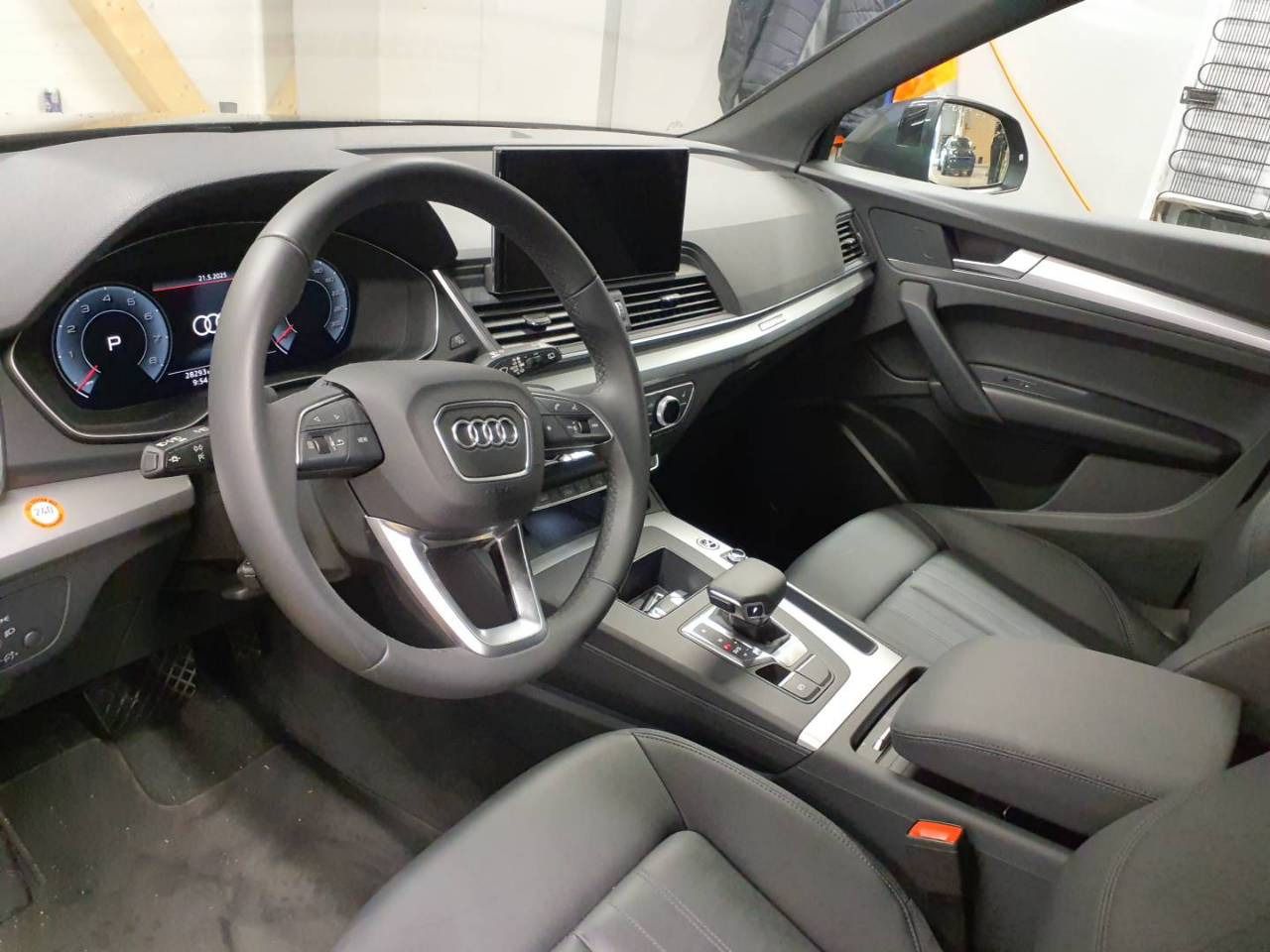 Audi Q5 40 TFSI quattro - Samsaru's Car Outlet