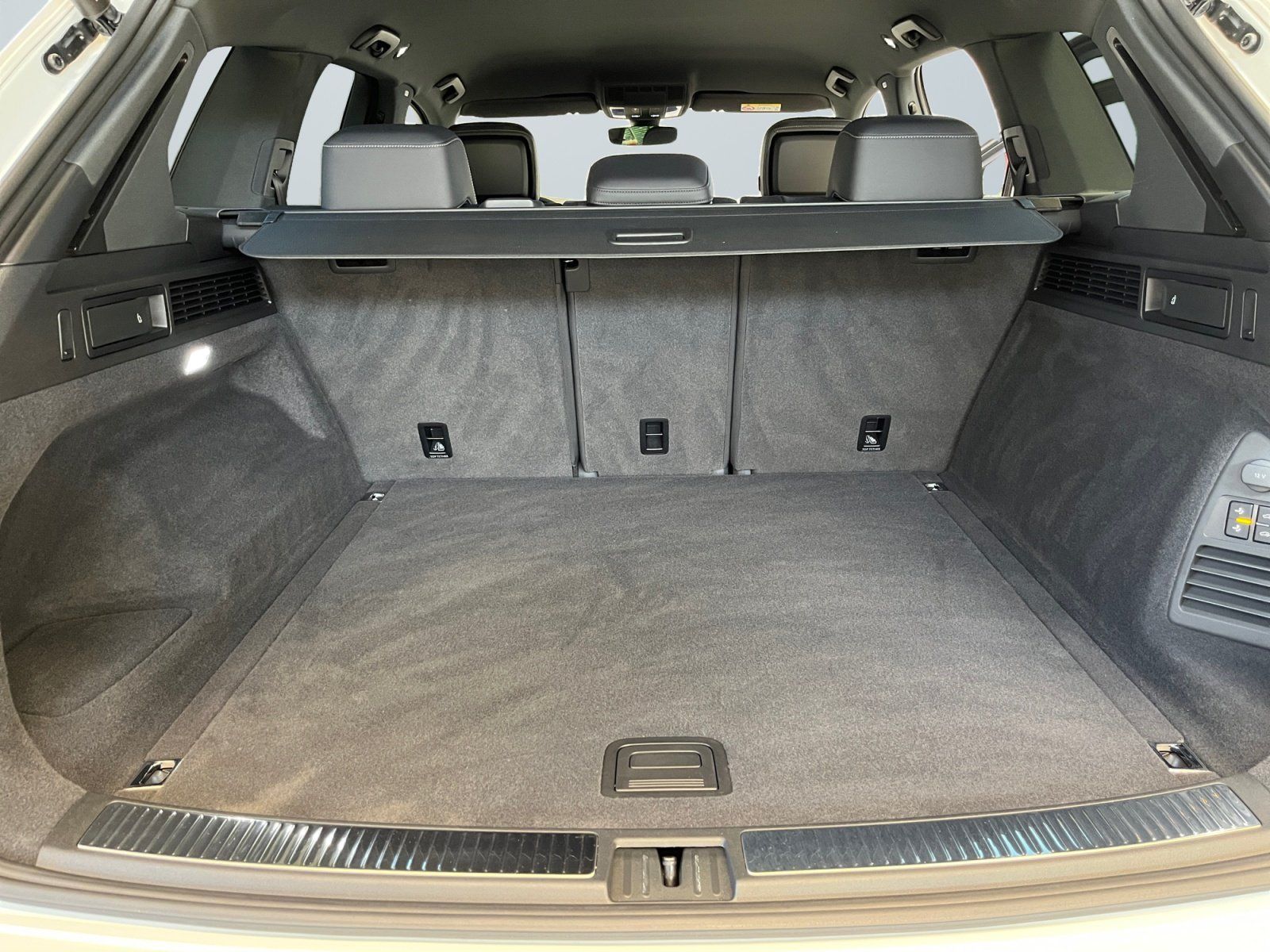 Volkswagen Touareg R-Line 3.0 V6 TDI DSG 4Motion 360°KAM AH