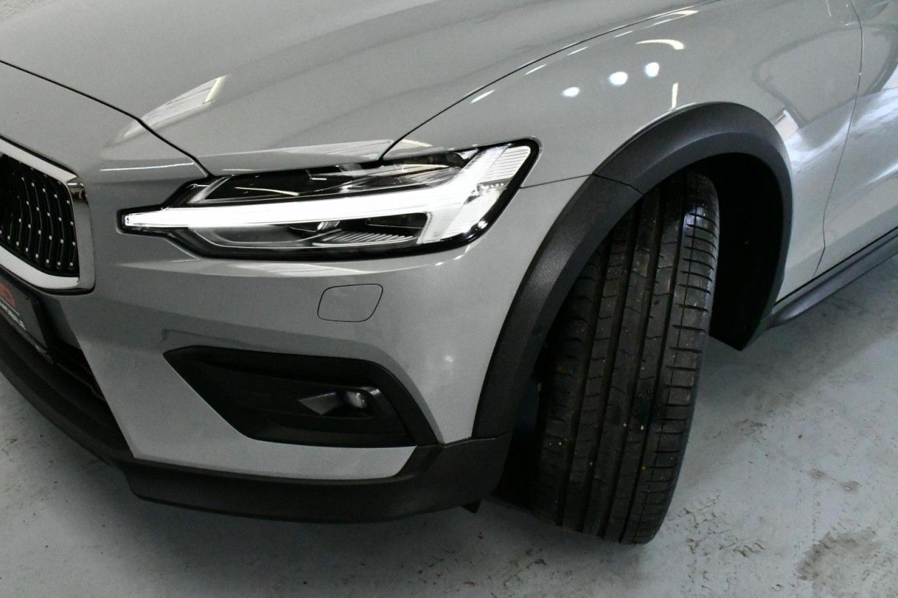 Volvo V60 Cross Country AWD Ultim ACC*PAN*H&K*AHK*SBEL