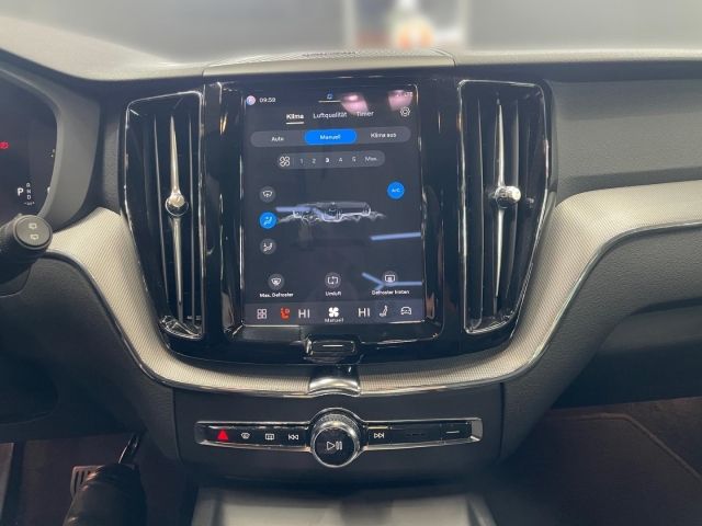 Volvo XC60 B4 D AWD Plus Dark - Panorama Harman/Kardon