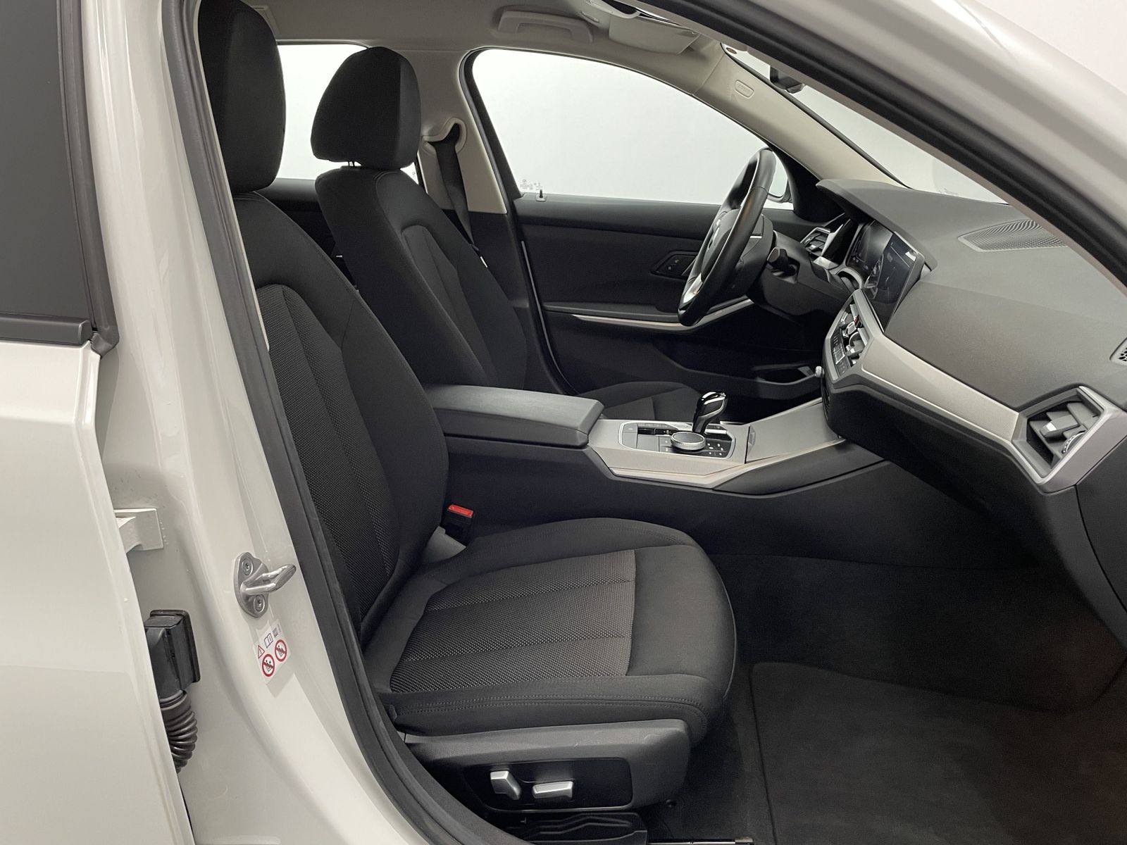 BMW 318d - Samsaru's Car Outlet