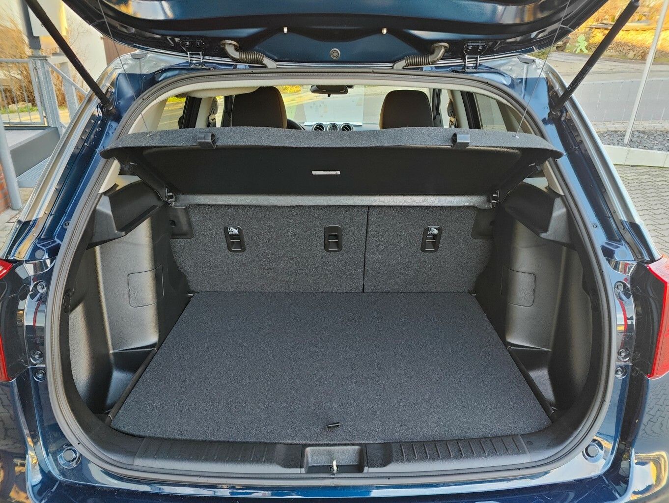 Suzuki Vitara 1.5 Hybrid Comfort 4x4 - Samsaru's Car Outlet