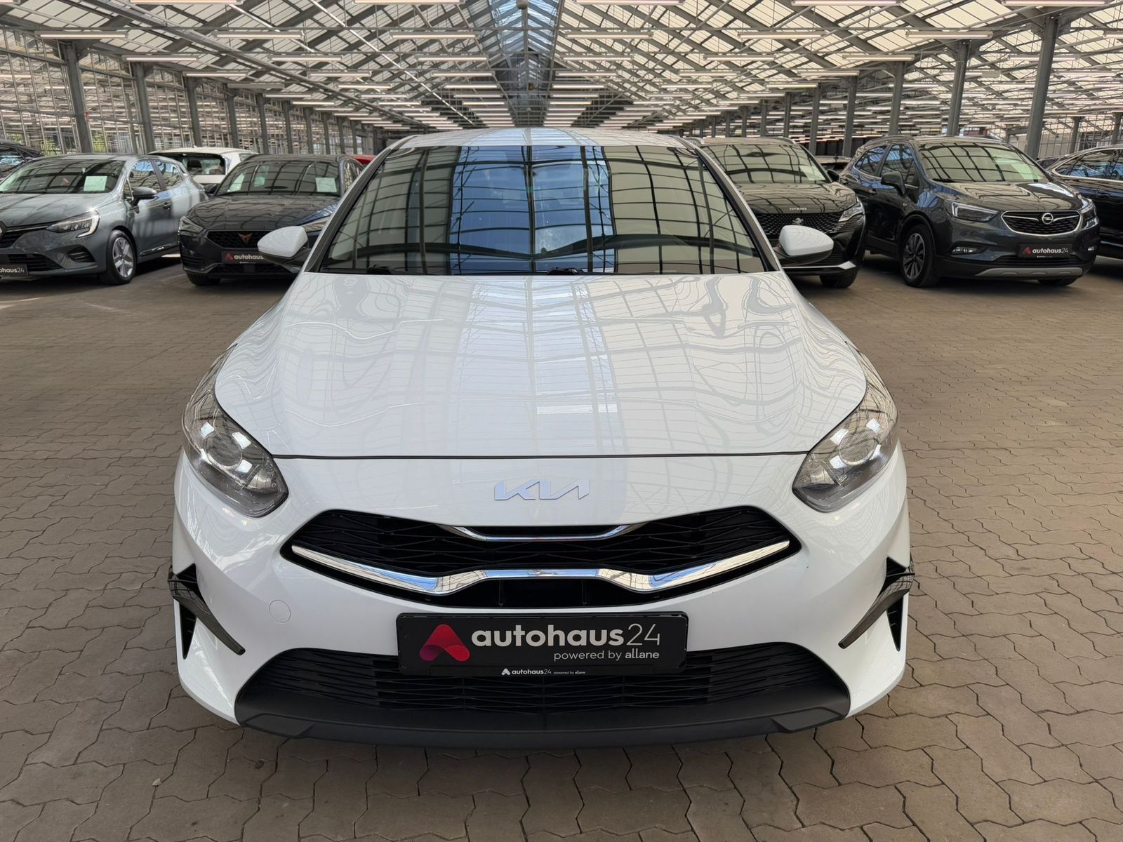 Kia Ceed 1.5 T-GDI Vision - Samsaru's Car Outlet