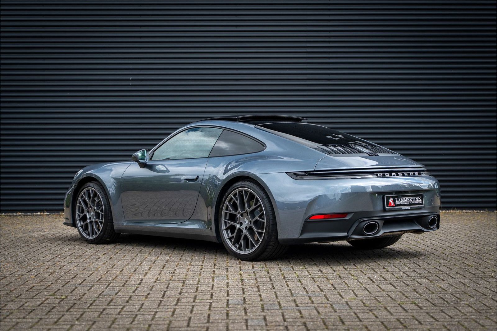 Porsche 992 3.0 Carrera - Samsaru's Car Outlet