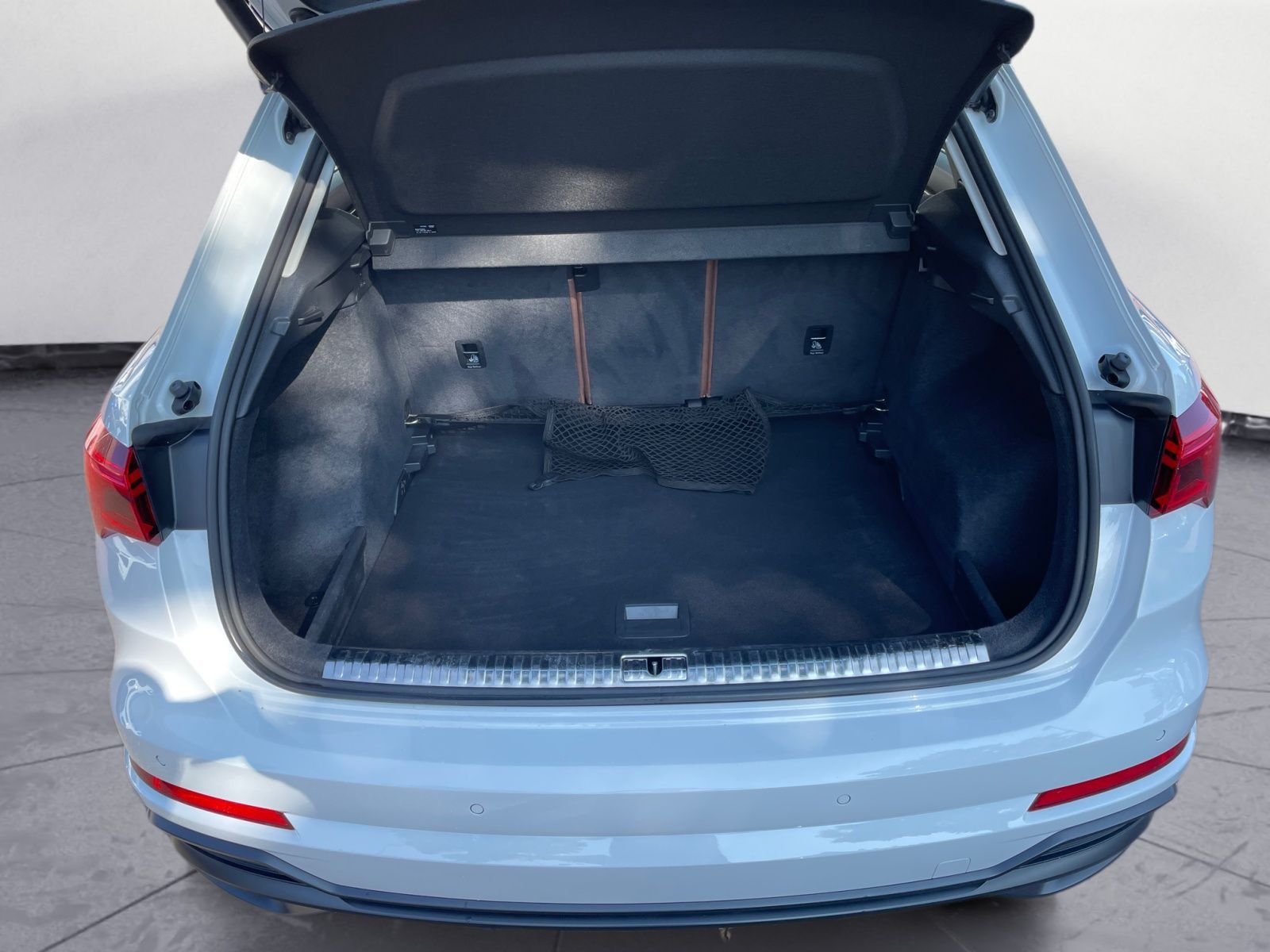 Audi Q3 40 TDI quattro S-line - Samsaru's Car Outlet