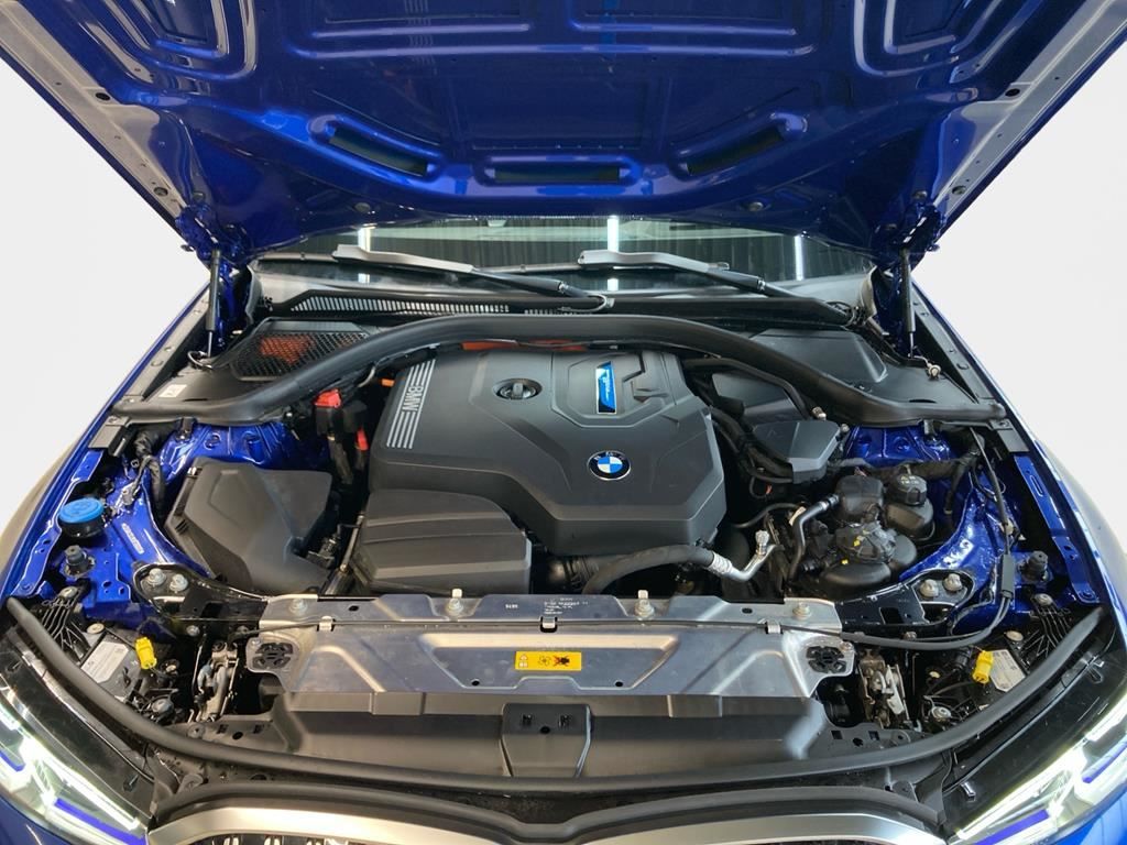 BMW 330e Touring xDrive M Sport AHK+ACC+Pano+Inno+
