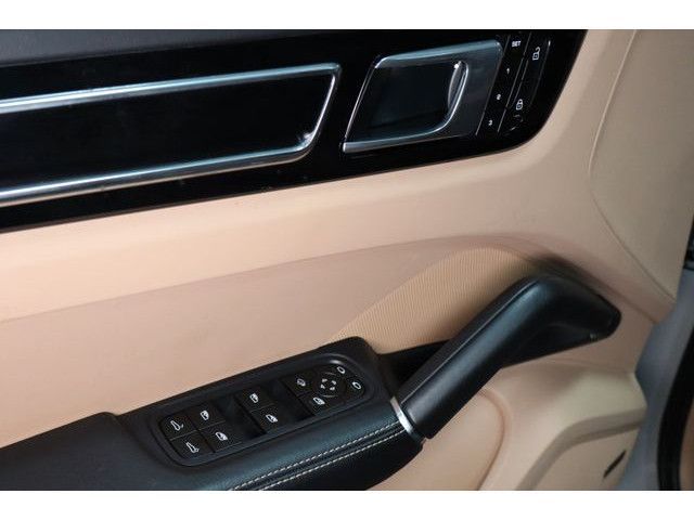 Porsche Cayenne GTS Head-Up Massage Standh. Panorama DAB