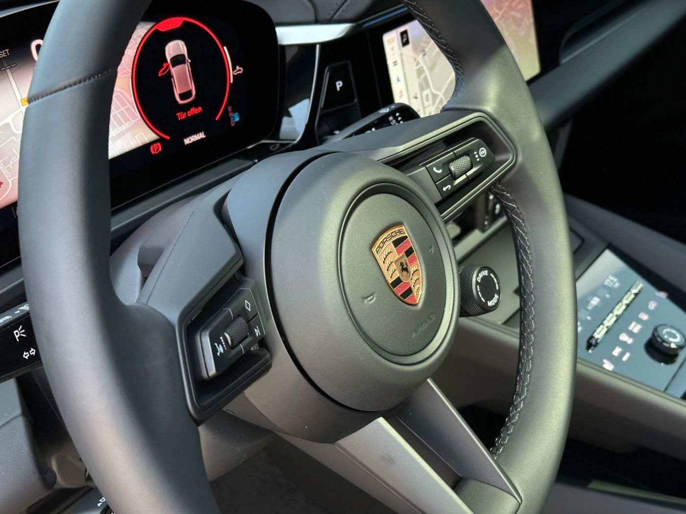Porsche Macan 4 - Samsaru's Car Outlet