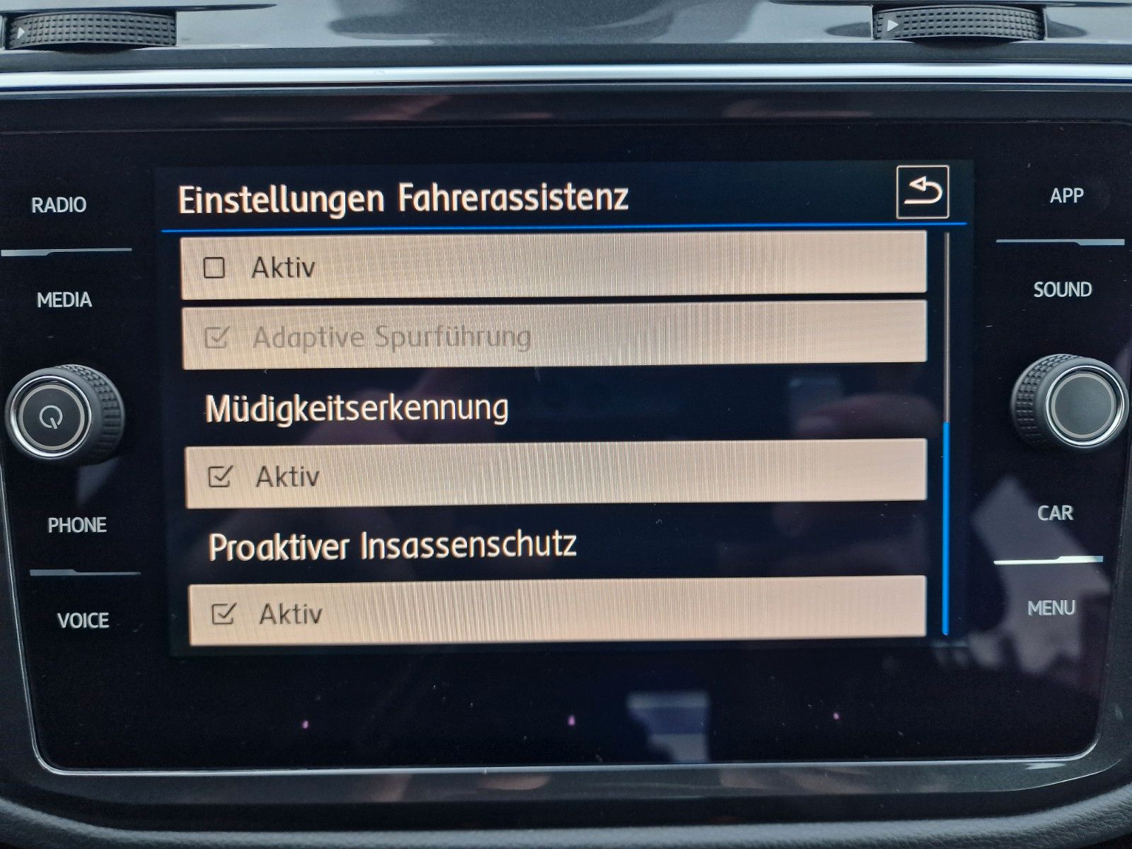 Volkswagen Tiguan 1.5-TSI Comfortline - Samsaru's Car Outlet