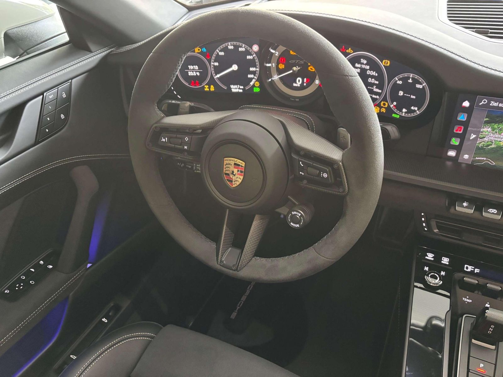 Porsche 992 Carrera 4 GTS Cab. Lift Inno Matrix Bose 18-