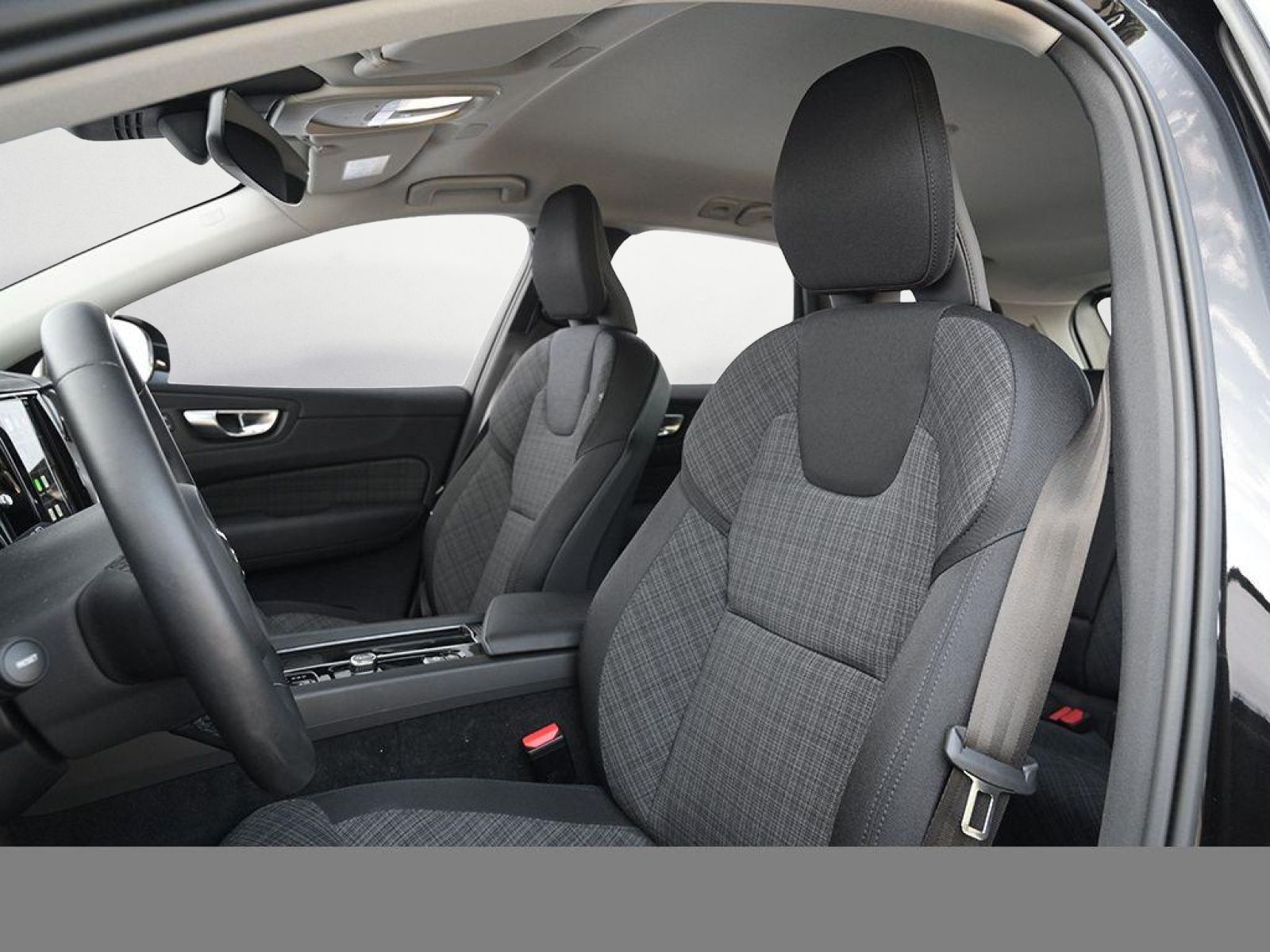 Volvo XC60 B4 Core - Samsaru's Car Outlet