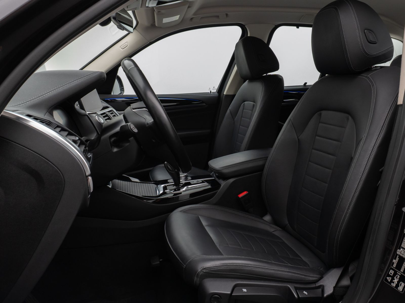 BMW X3 xD30d LuxuryLine - Samsaru's Car Outlet