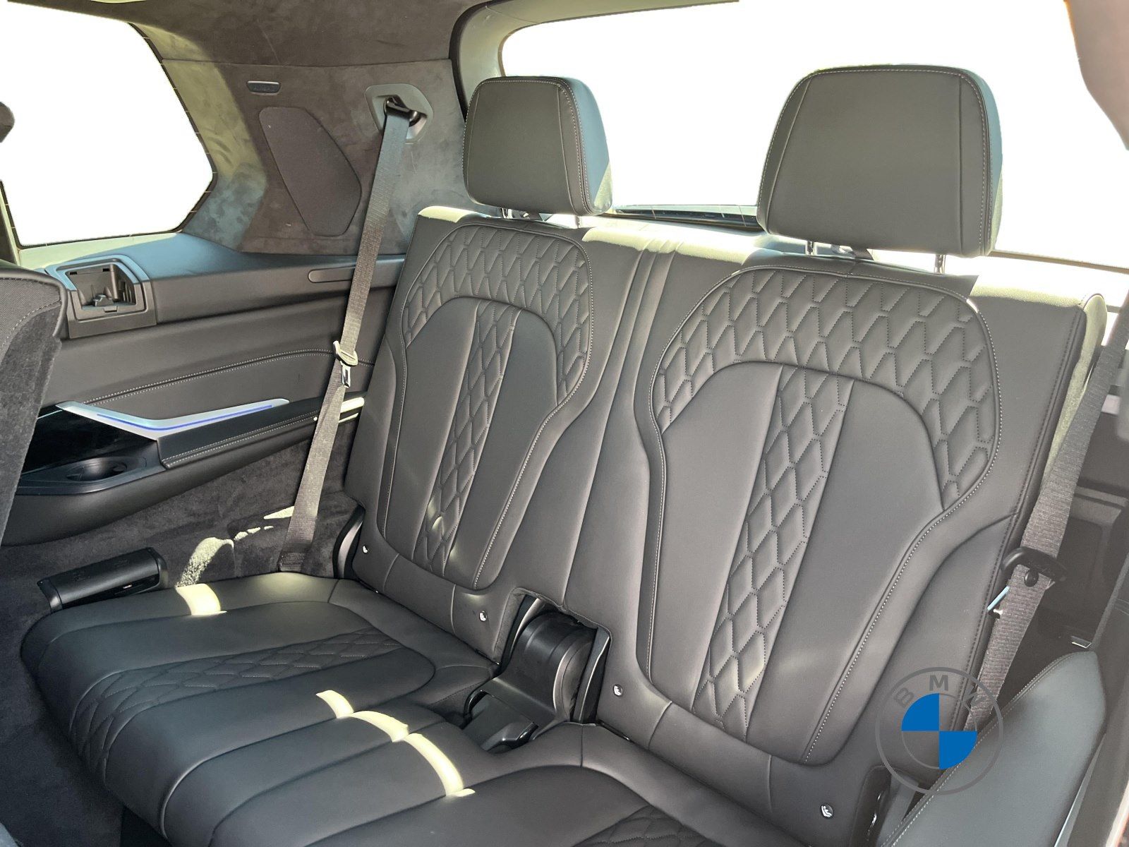 BMW X7 M60i xDrive Autobahnas Pano Sky AHK Sthzg H/K