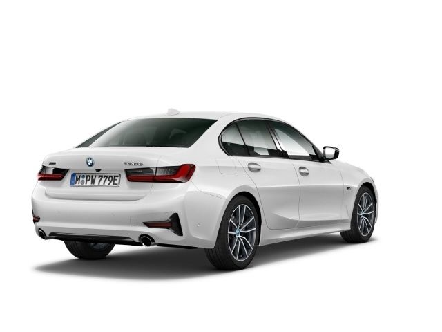 BMW 330e xDrive SportLine - Samsaru's Car Outlet
