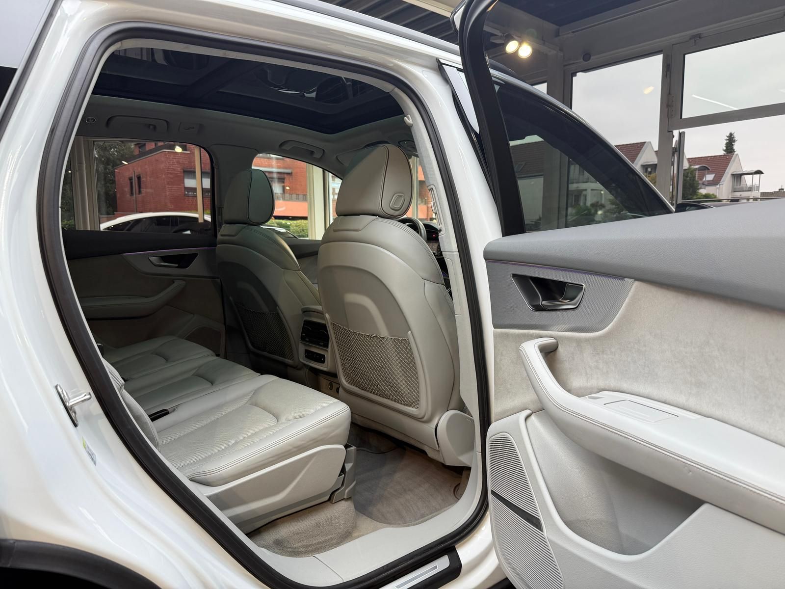 Audi Q7 55 TFSI e Q.*Pano*HuD*KeylessGO*Martrix*B&O