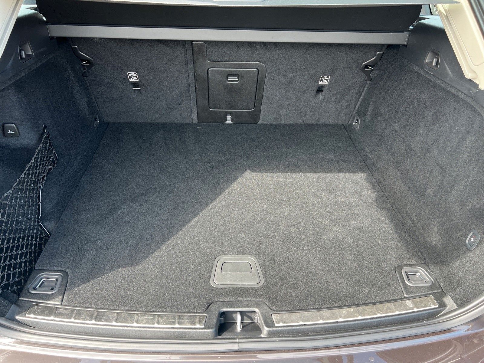 Volvo XC60 B4 Momentum Pro Geartronic AWD - Samsaru's Car Outlet