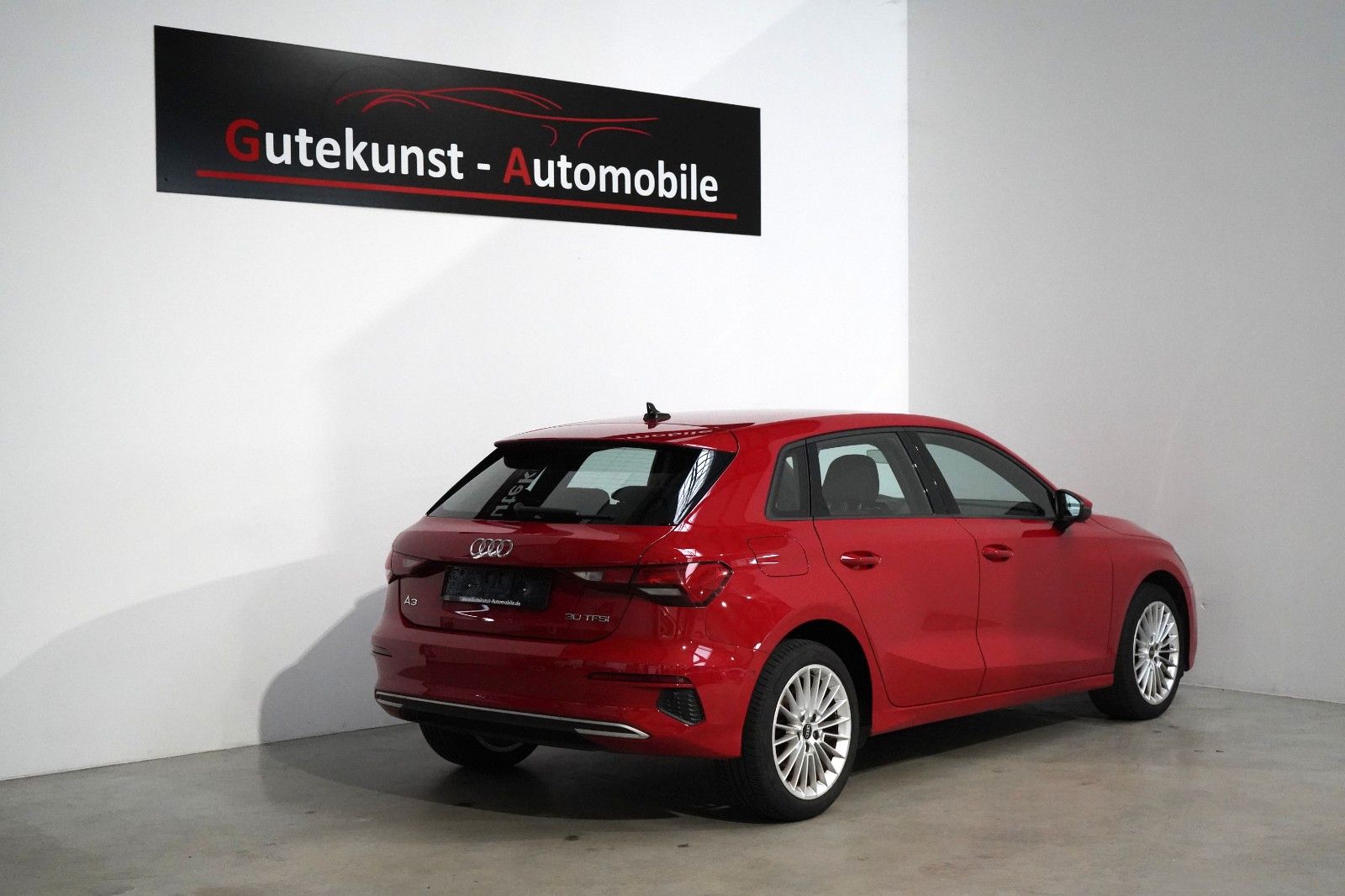 Audi A3 30 TFSI Advance - Samsaru's Car Outlet