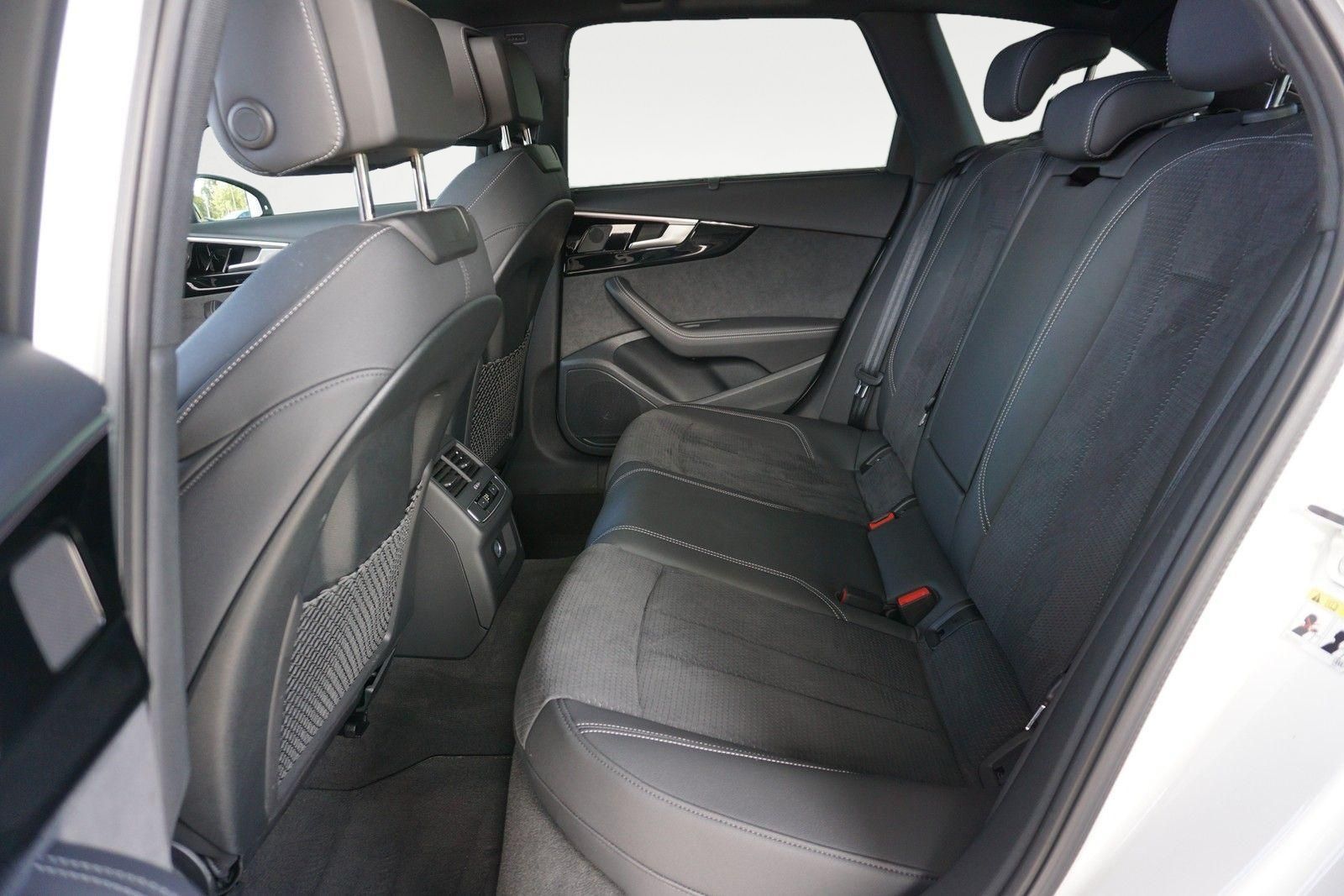 Audi A4 Avant 40 TDi S tronic S line - Samsaru's Car Outlet