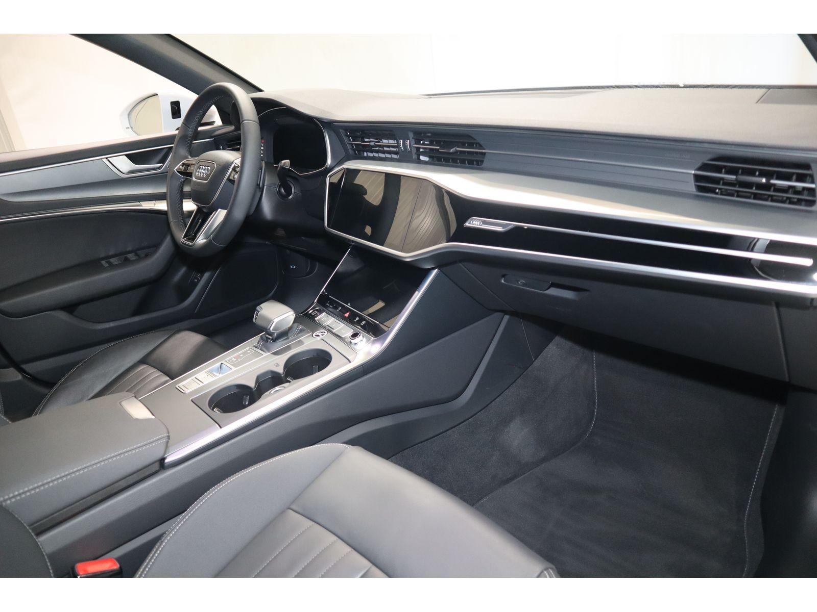 Audi A6 Avant 40 TDI advanced - Samsaru's Car Outlet
