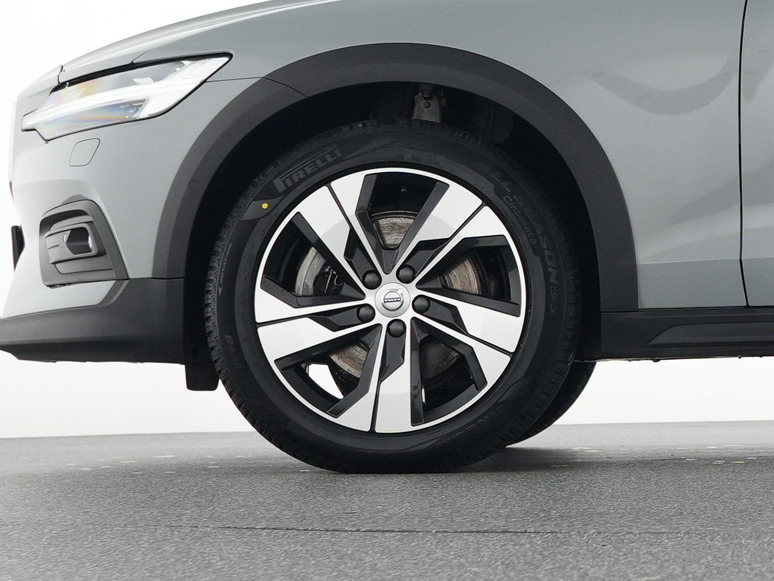 Volvo V60 CC B4 AWD Ultimate SONDERFINANZIERUNG 1,99%
