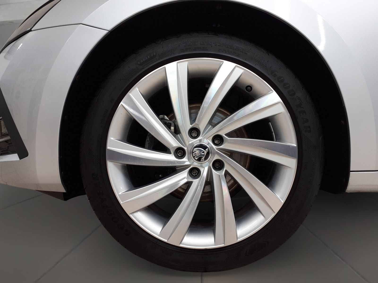 Skoda Octavia Combi 1.5 TSI Style - Samsaru's Car Outlet