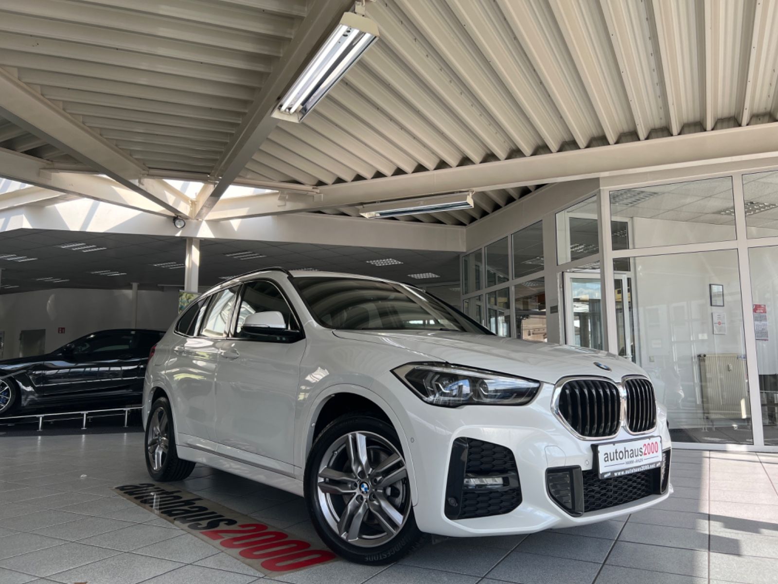 BMW X1 xDrive25e M Sportpaket - Samsaru's Car Outlet