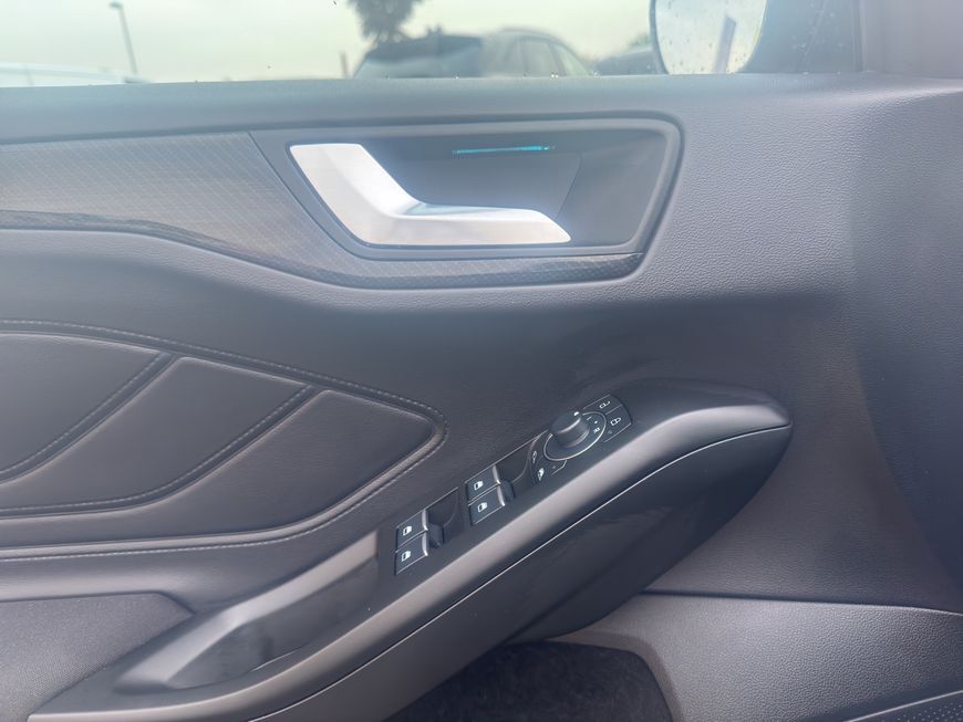 Ford Focus Turnier 1.0 EcoBoost Hybrid Aut. ST-LINE X