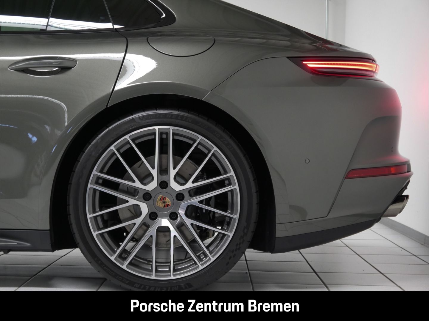 Porsche Panamera 4 E-Hybrid Luftfederung  Panodach Memor