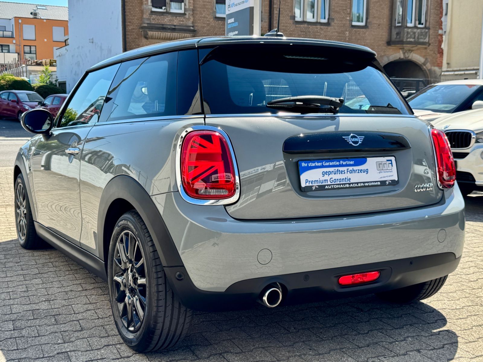 MINI COOPER 1.5 PEPPER - Samsaru's Car Outlet