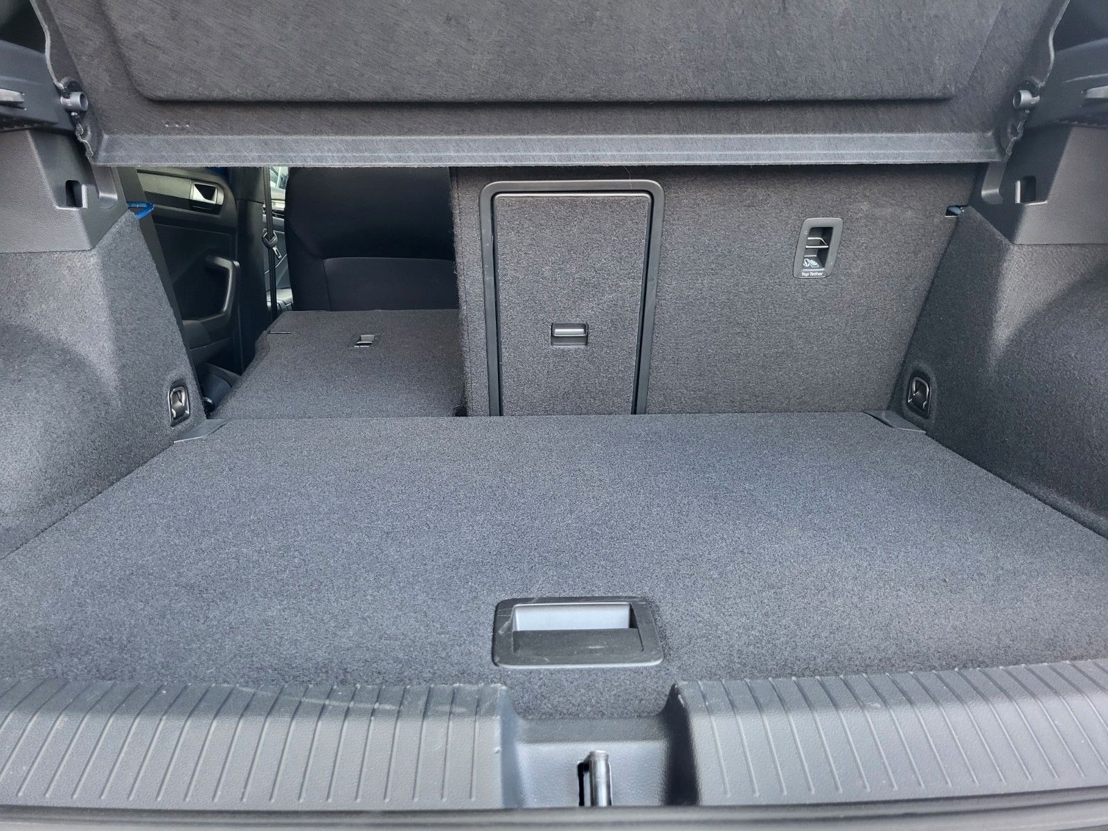 Volkswagen T-Roc R-Line 4Motion - Samsaru's Car Outlet