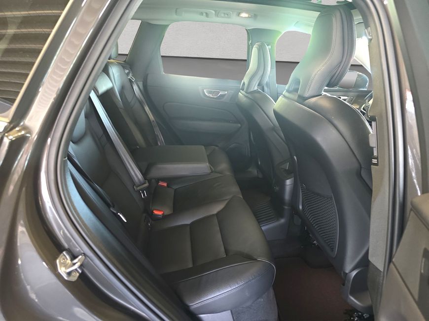 Volvo XC60 T8 AWD Recharge Inscription - Samsaru's Car Outlet