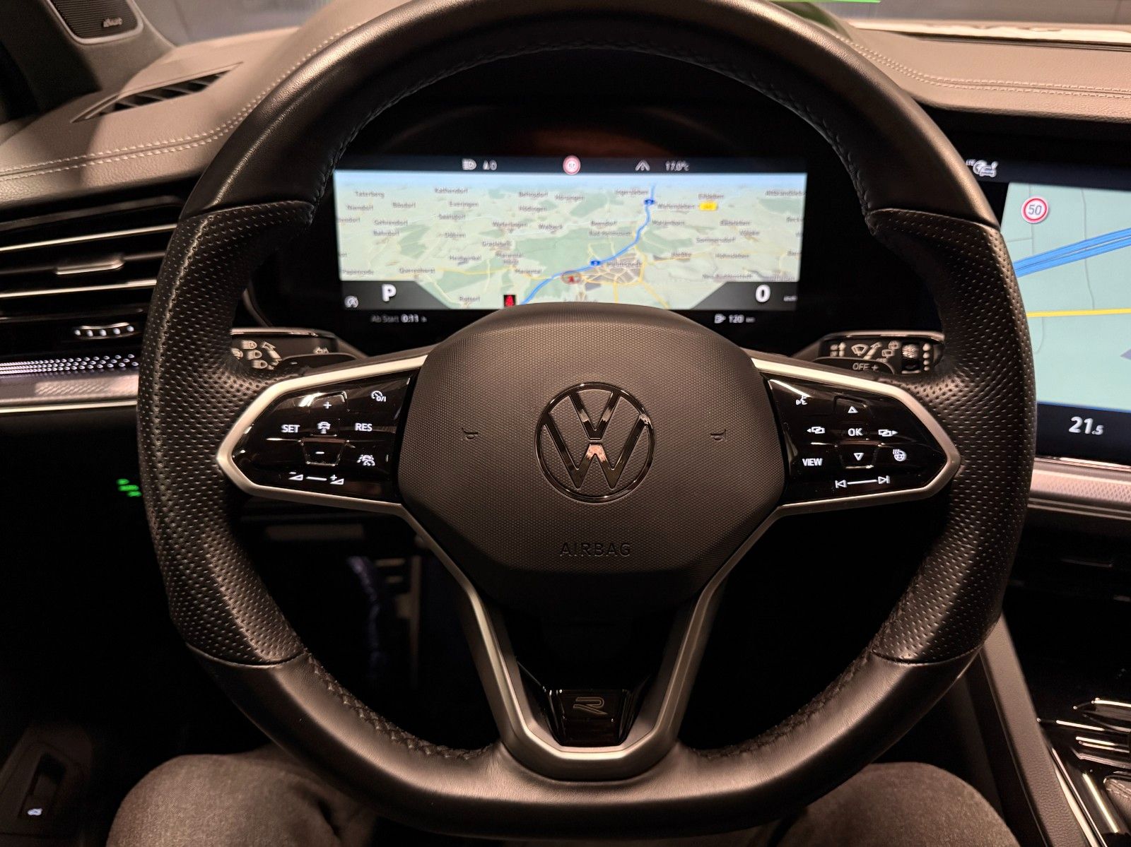 Volkswagen Touareg R-Line 4Mot.*20Zoll*PANORAMA*LUFT*HIFI*