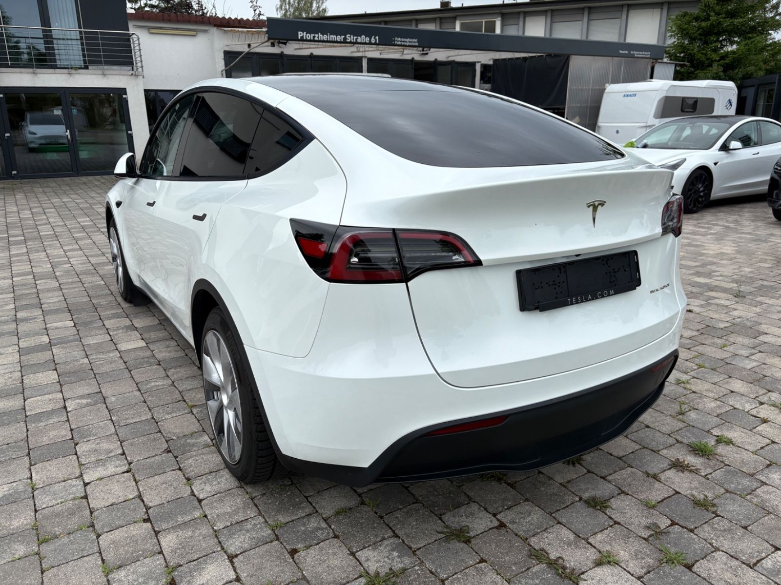 Tesla Model Y Long Range Dual AWD 8 fach Alu
