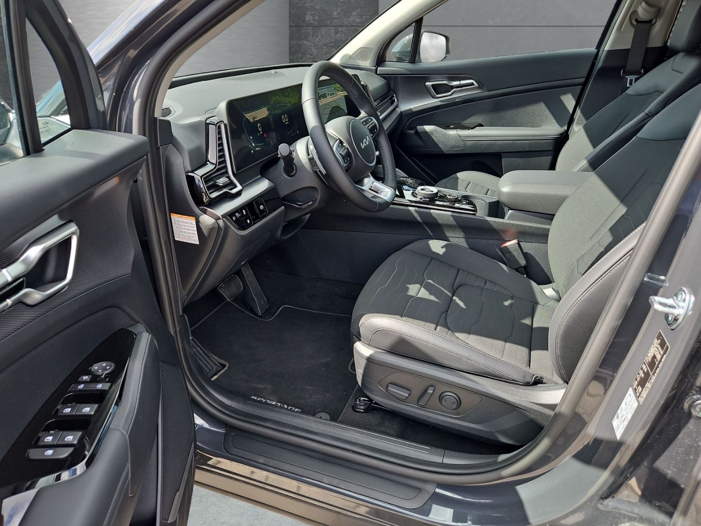 Kia Sportage 1.6T PHEV DCT AWD Vision - Samsaru's Car Outlet