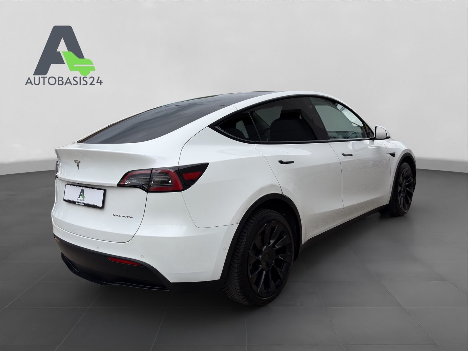 Tesla Model Y Long Range Dual AWD*Allwetter*1.Hand*AHK