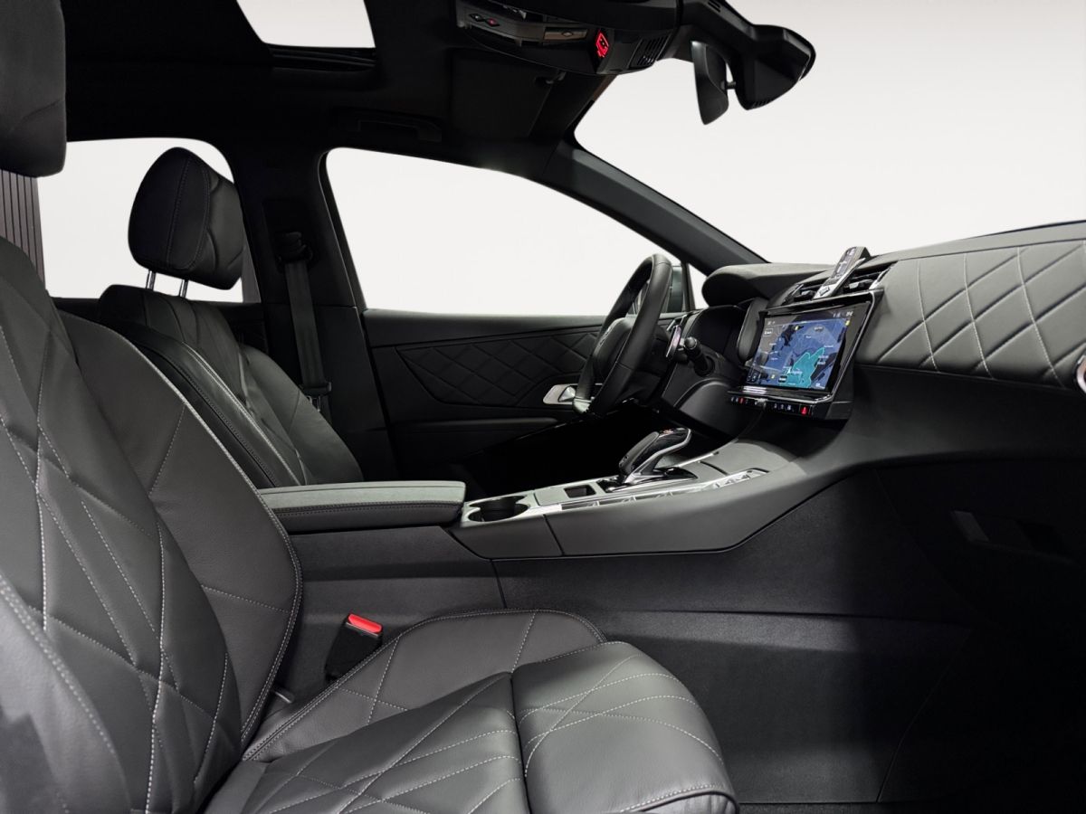 DS Automobiles DS7 1.5 BlueHDi 130 Rivoli Top Ausstattung