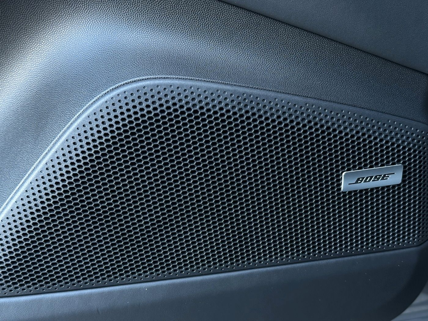 Porsche Macan Turbo - Samsaru's Car Outlet