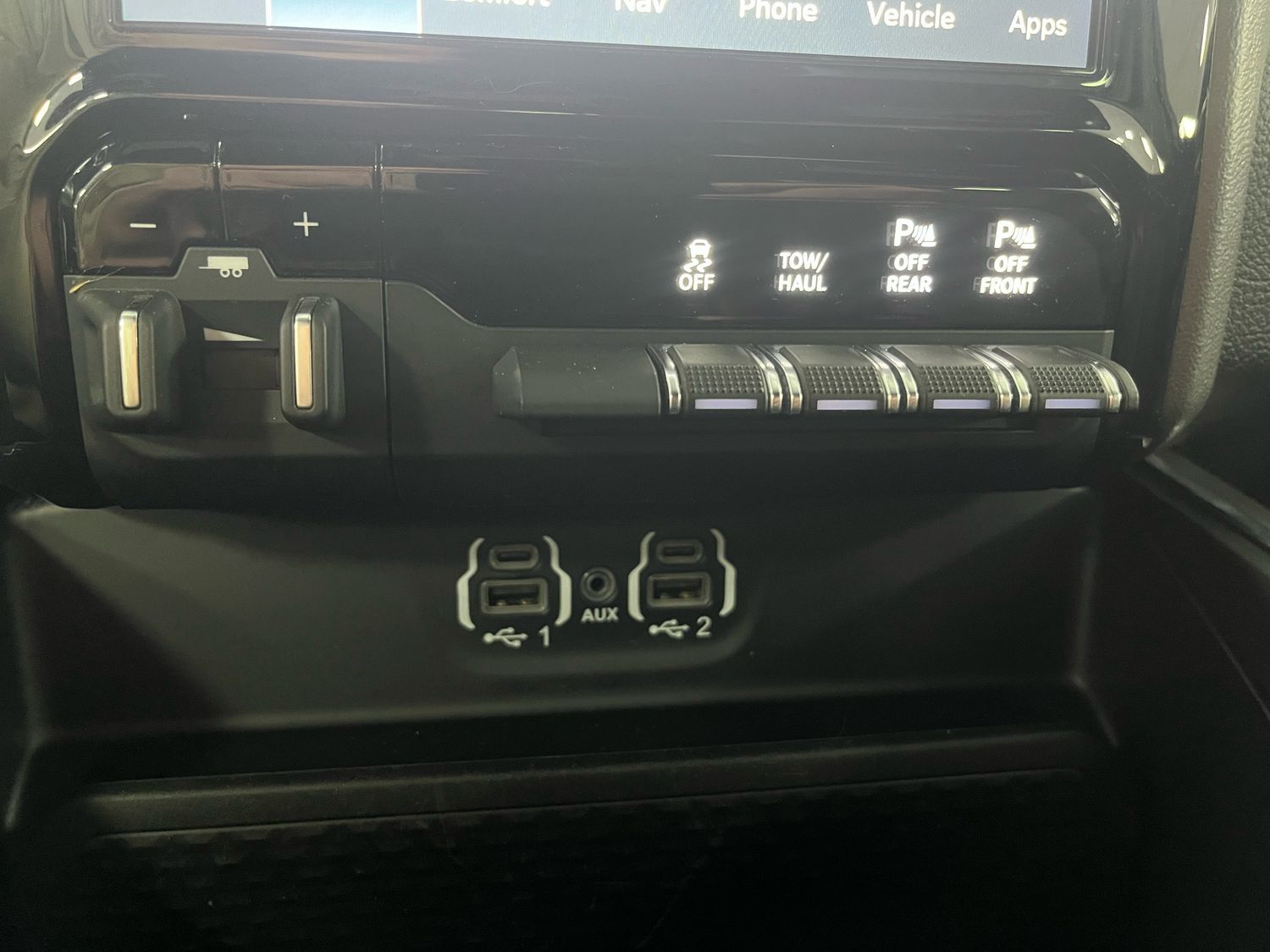 Dodge RAM 5,7l V8 *LARAMIE/12 Zoll Display/LED/AHK/SHZ