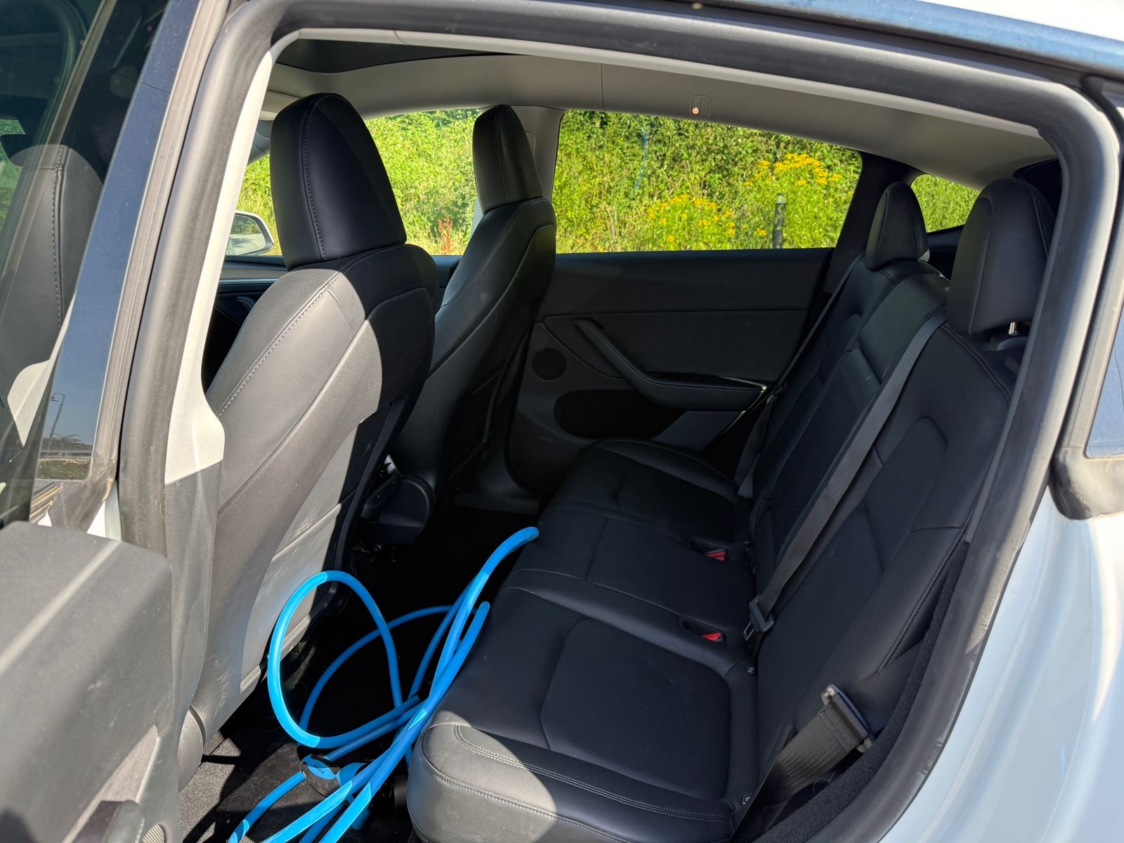 Tesla Model Y Long Range Dual AWD 8-fach bereift HW3