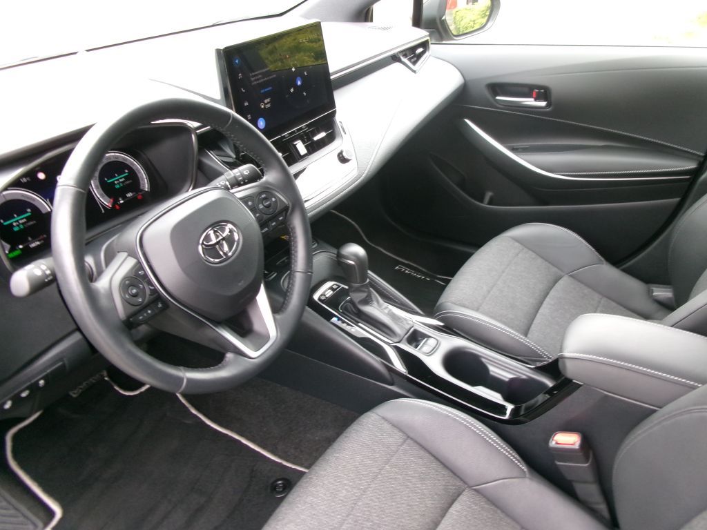 Toyota Corolla 1.8 Hybrid Team D +NAVI+TPKT+BI LED+