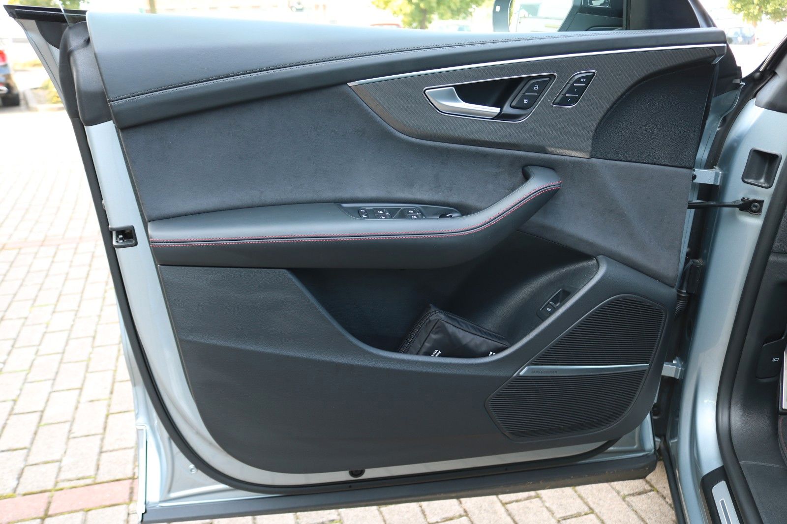Audi RS Q8 /Pano/Keramik/Dynamic+/B&O/Massage/Matrix/