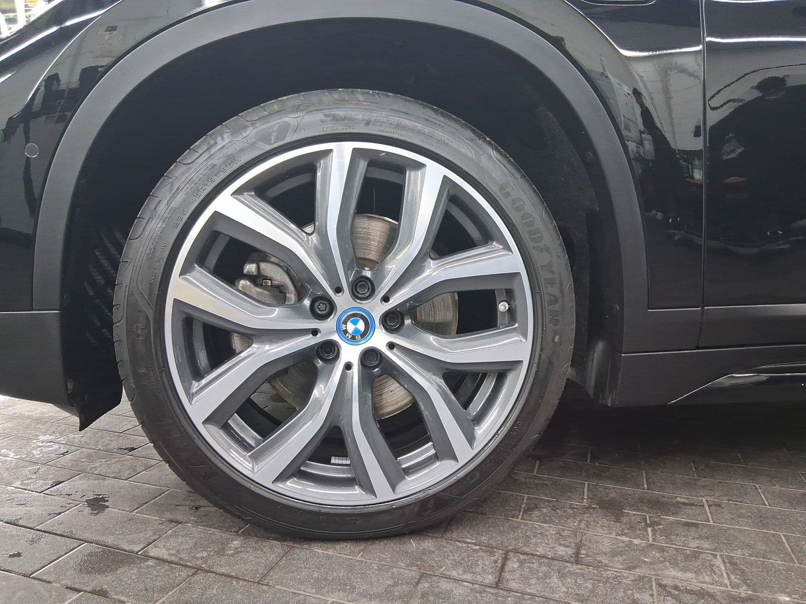 BMW X1 xDrive25e SportLine - Samsaru's Car Outlet