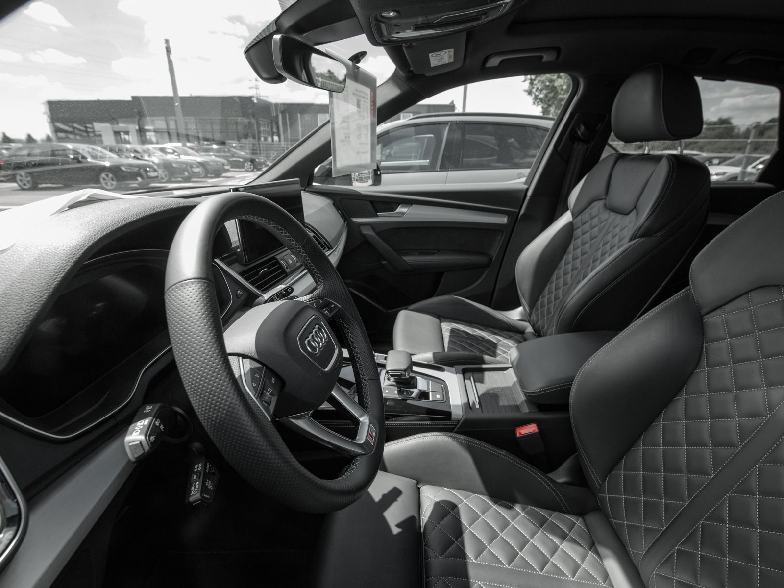 Audi Q5 45 TFSI qu.S-line - Samsaru's Car Outlet