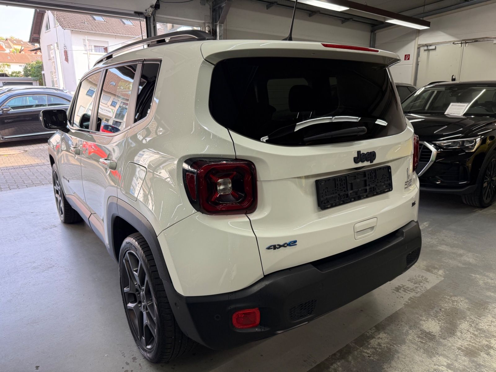 Jeep Renegade S Plug-In-Hybrid 4xe - Samsaru's Car Outlet