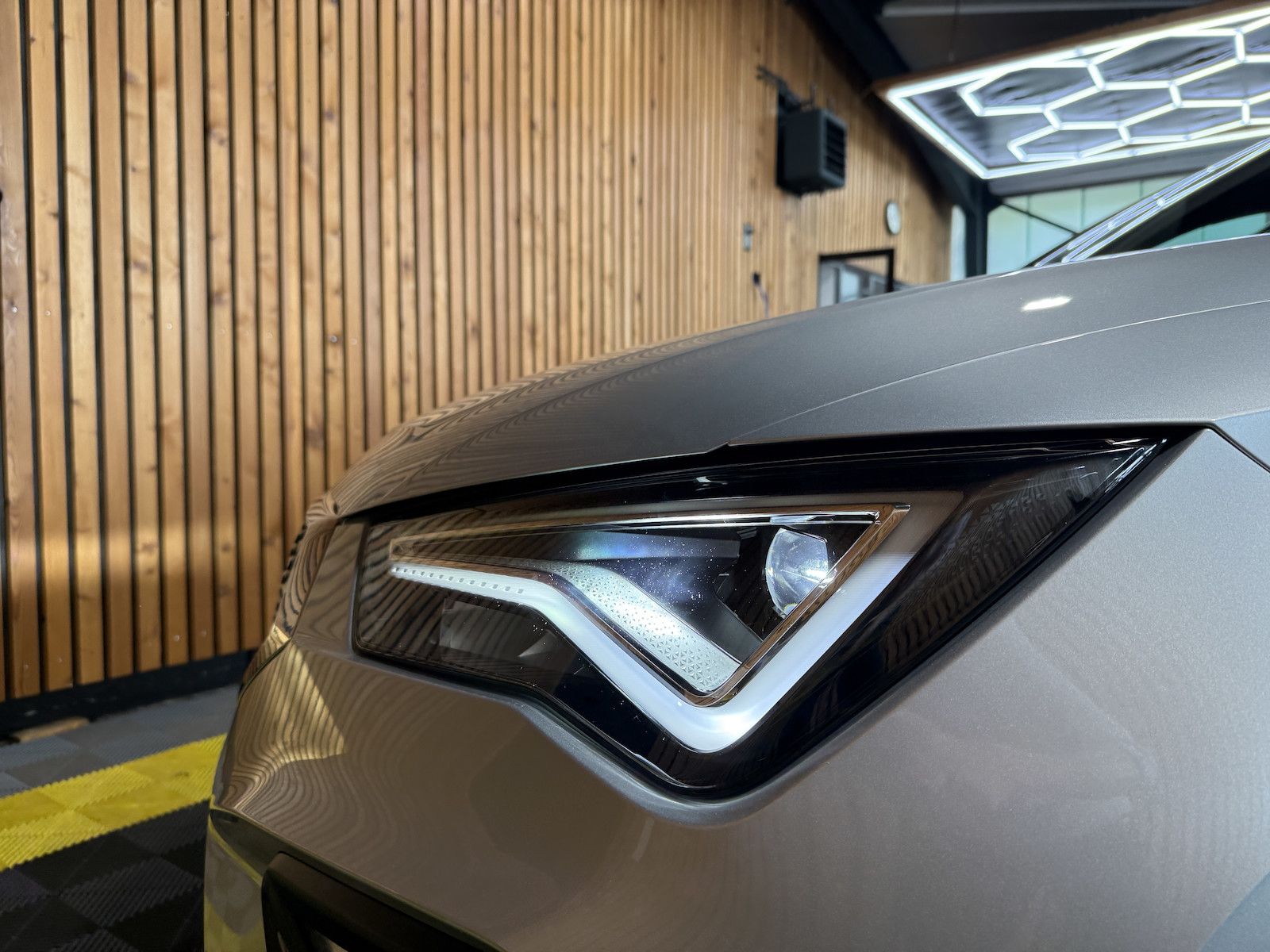 Seat Ateca 2,0 TDI DSG Navi*LED*Kam*Virtual*AHK*Beats
