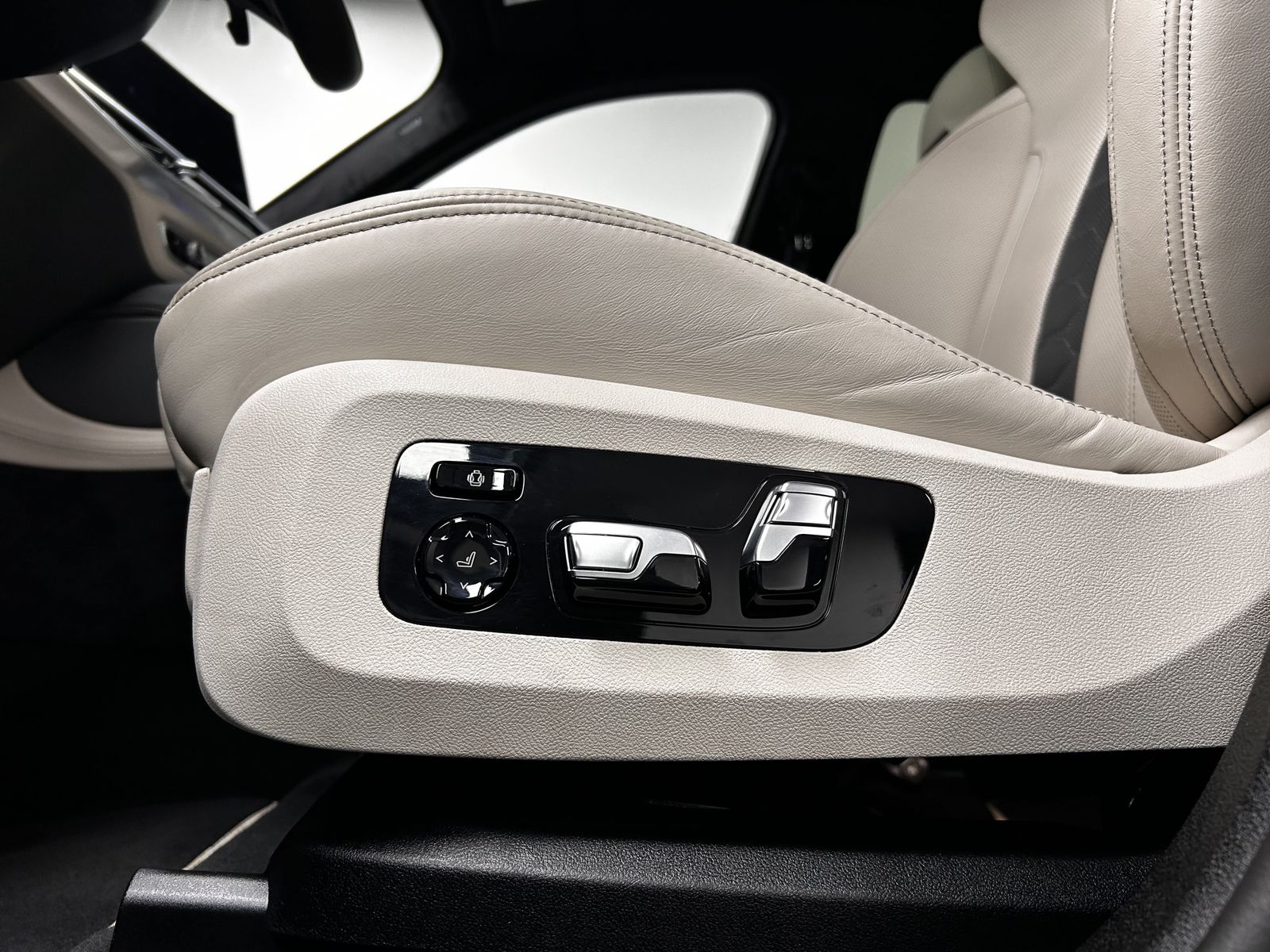 BMW X6 M Competition Harman/Kardon Pano. AHK Massage