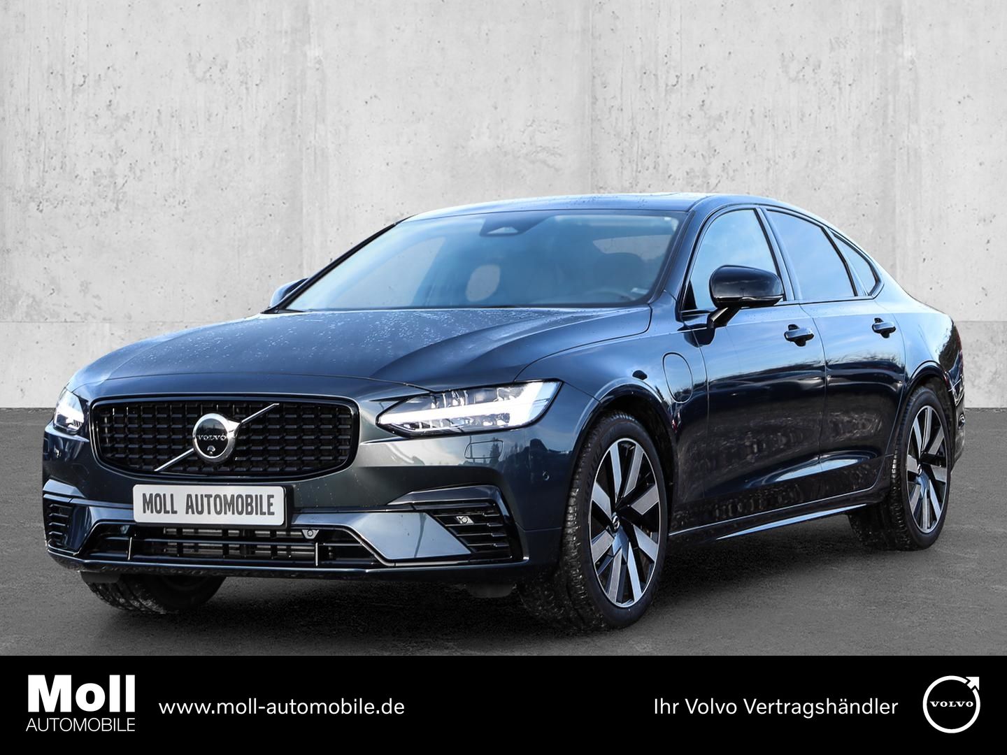 Volvo S90 Plus Dark Recharge Plug-In Hybrid AWD StandH