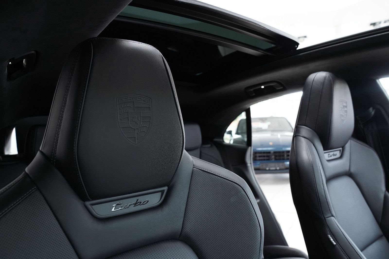 Porsche Macan Electric Turbo HUD Pano Chrono beluftung