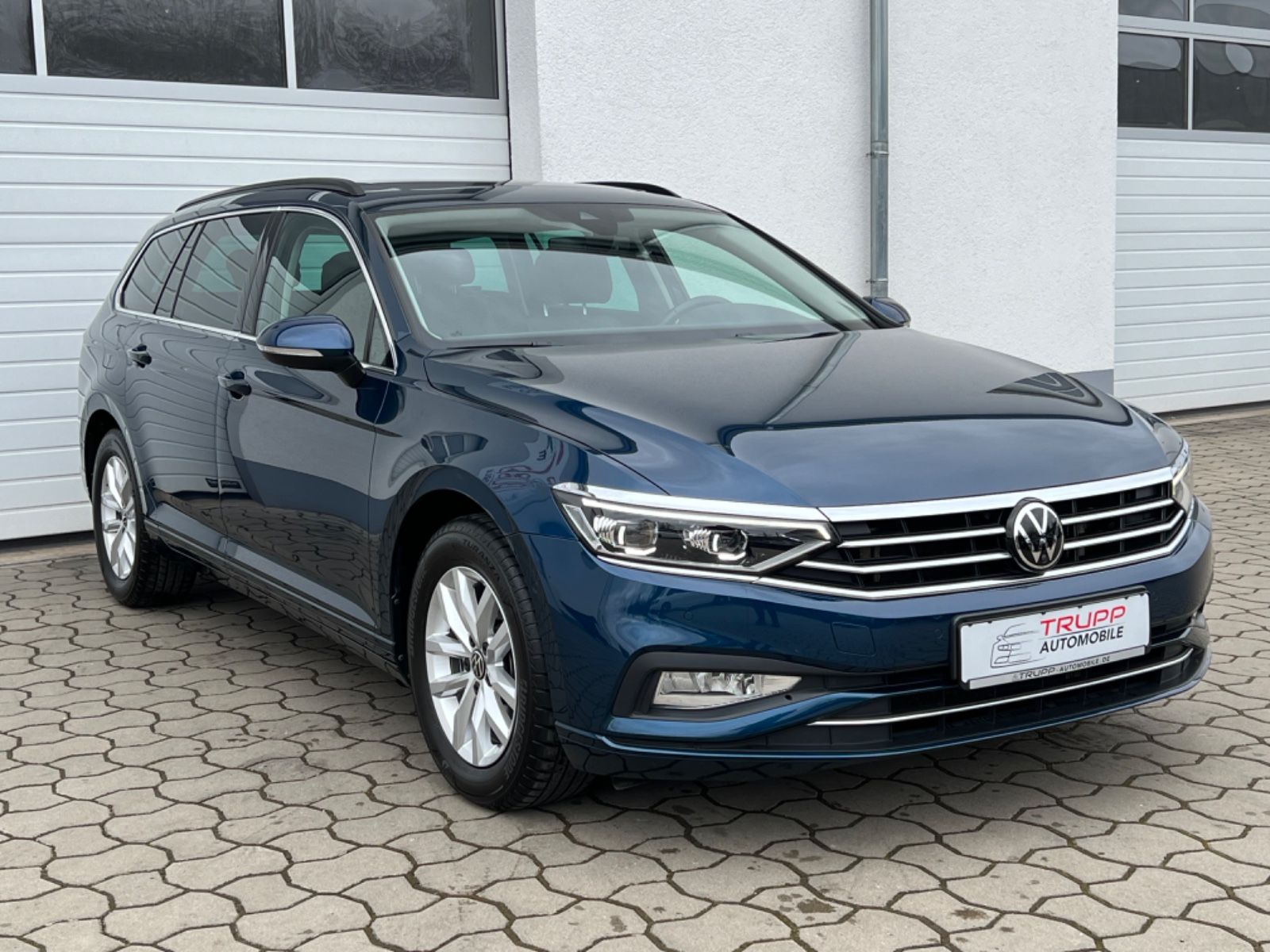 Volkswagen Passat 2.0 TDI - Samsaru's Car Outlet